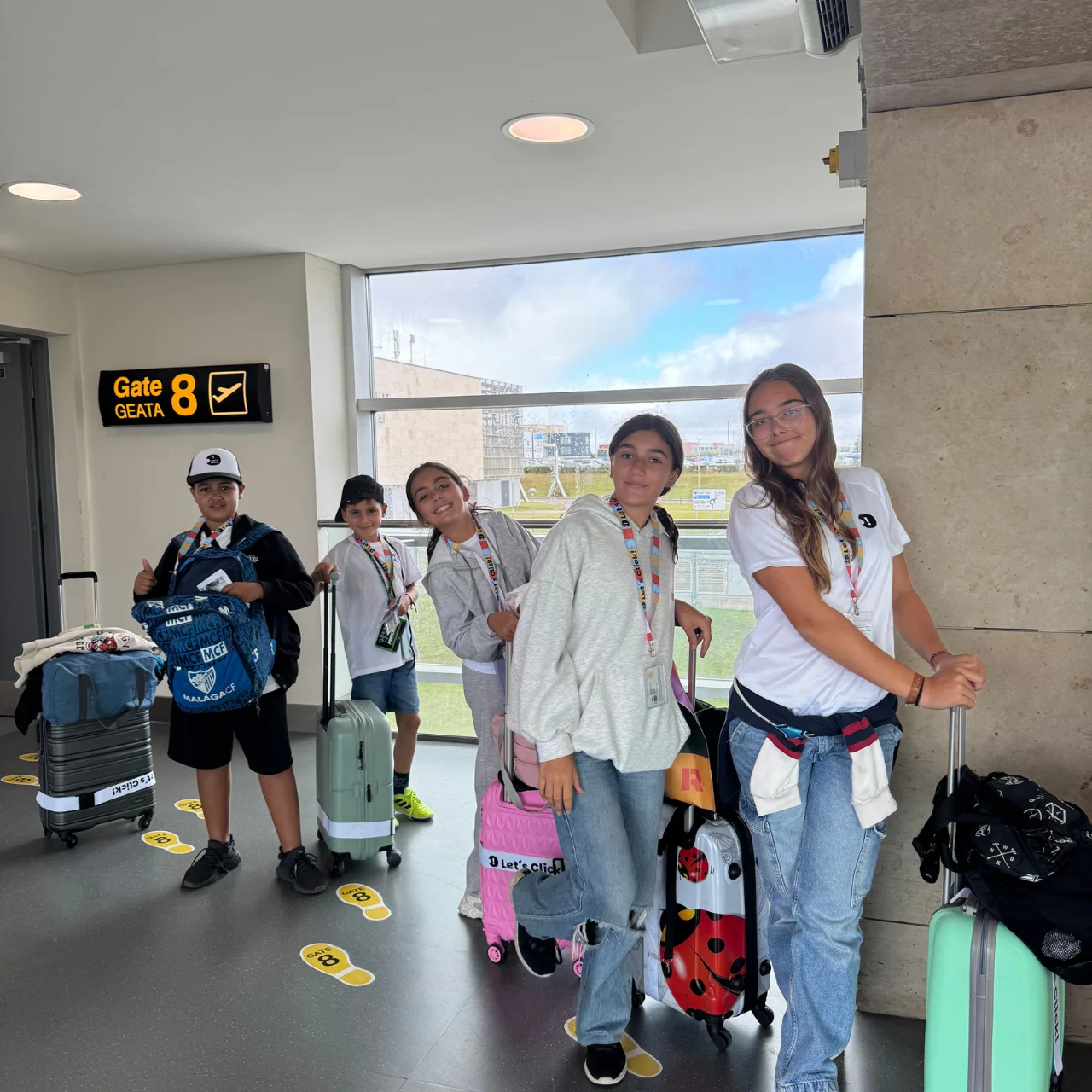 Grupo de estudiantes de Letsclick en viaje de estudios de inglés fuera de España
